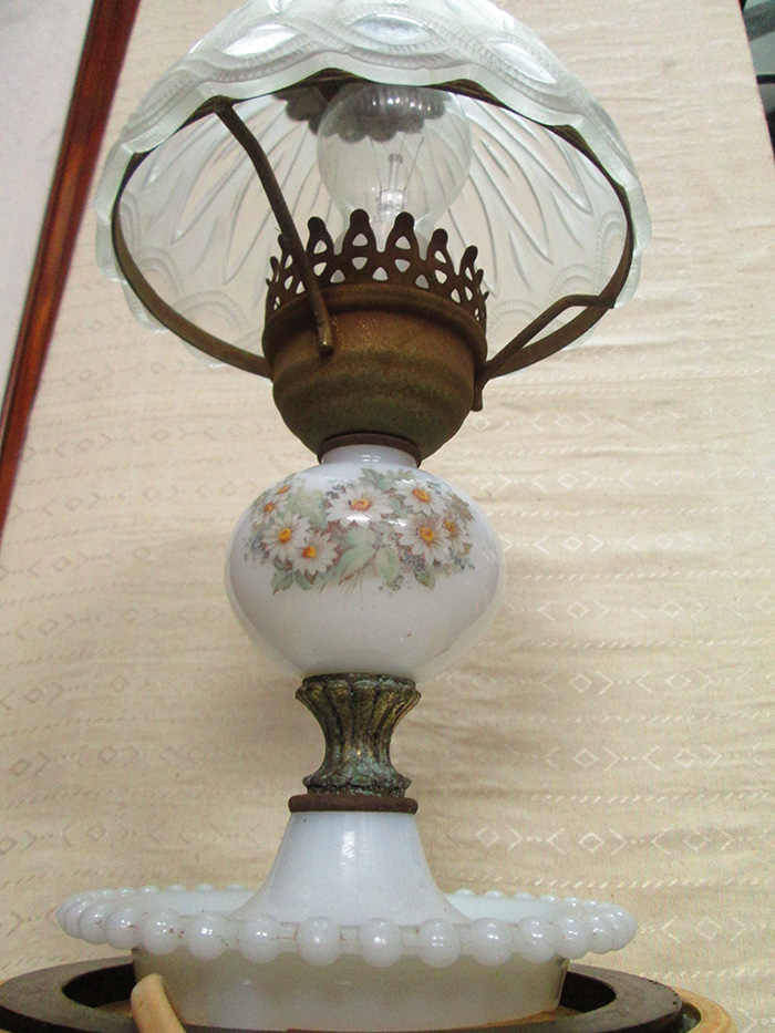 Electric Vintage Table Lamp - Coral - White