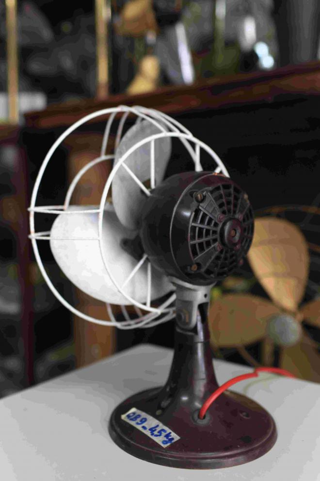 Calor Antique electric fan old art deco bakelite machine age vintage mid centure iron