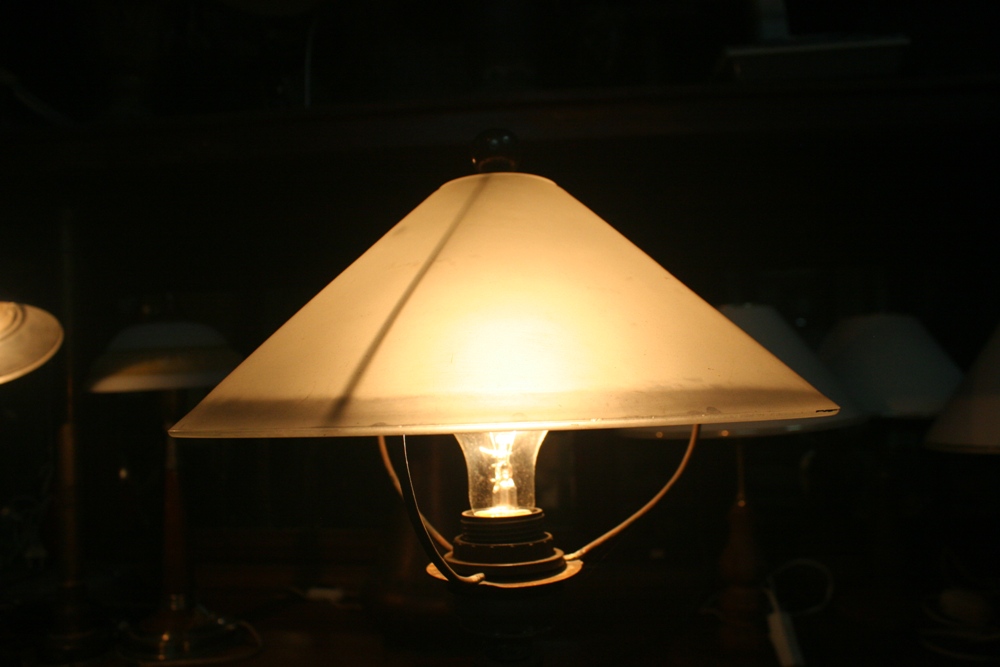 Vintage Antique style Metal table lamp