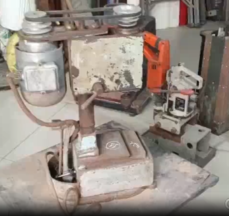 Máy gia công gỗ và sắt đã qua sử dụng (9)